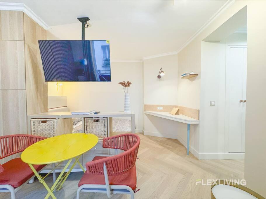 Luxury Studio In City Center Parijs Buitenkant foto